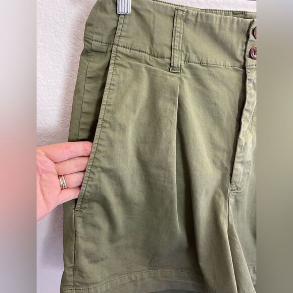 Alex Mill women’s pleated utility field shorts in Olive Green, Size 12 - Picture 4 of 7